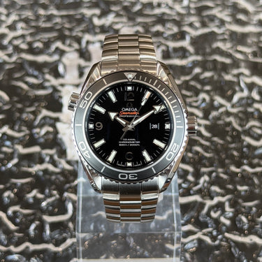 Pre-owned certified Omega Seamaster Planet Ocean 600M reference 232.30.38.20.01.001 from 2015 in Geneva - Certified pre-owned - Minty Watches