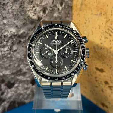 Pre-owned Omega Speedmaster Moonwatch Professional 310.30.42.50.01.002 in Geneva - Certified pre-owned - Minty Watches