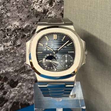Pre-owned certified Patek Philippe Nautilus 3712/1A-001 from 2005 in Geneva - Certified pre-owned - Minty Watches