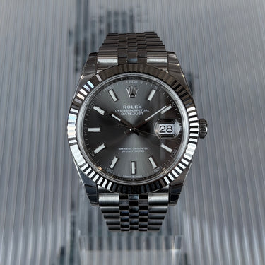 certified pre-owned Rolex Datejust 41mm "Rhodium" reference 126334 with jubilee bracelet from 2020 in Geneva - Certified pre-owned - Minty Watches