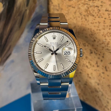 Rolex Datejust Gris 36mm 126234 2024 d'occasion à Genève - Certified pre-owned- Minty Watches