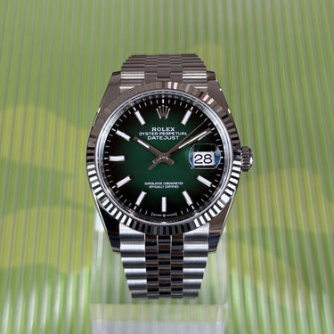 certified pre-owned Rolex Datejust "Green Ombré" 36mm reference 126234 with jubilee bracelet from 2026 in Geneva - Certified pre-owned - Minty Watches