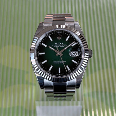 certified pre-owned Rolex Datejust "Green Ombré" 41mm reference 126334 with oyster bracelet from 2026 in Geneva - Certified pre-owned - Minty Watches
