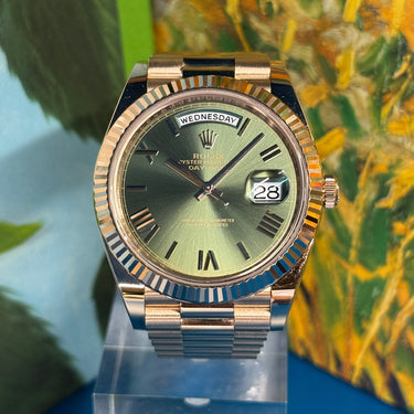 Rolex Day-Date "Olive" 228235 2023 d'occasion à Genève - Certified pre-owned- Minty Watches