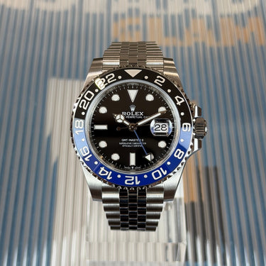 certified pre-owned Rolex GMT-Master II "Batgirl" reference 126710BLNR with jubilee bracelet from 2025 in Geneva - Certified pre-owned - Minty Watches