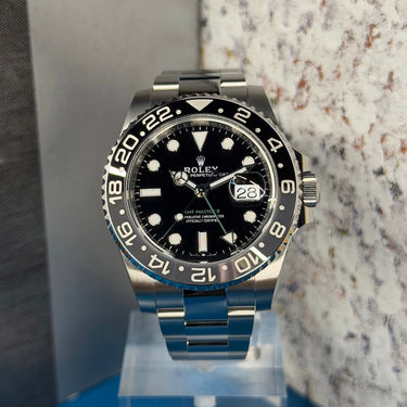 Pre-owned Rolex GMT-Master II "Bruce Wayne" Jubilee bracelet reference 126710GRNR from 2025 in Geneva - Certified pre-owned - Minty Watches