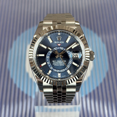 certified pre-owned Rolex Sky-Dweller with blue dial & jubilee bracelet reference 326934 from 2022 in Geneva - Certified pre-owned - Minty Watches