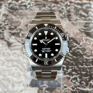 Pre-owned certified Rolex Submariner No-Date 41mm reference 124060 from 2023 in Geneva - Certified pre-owned - Minty Watches