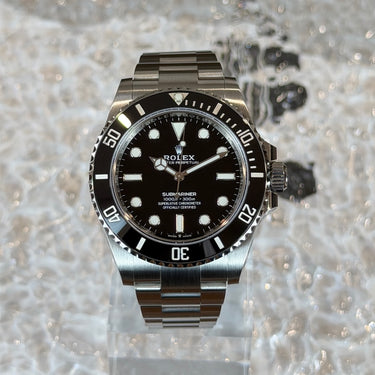Pre-owned certified Rolex Submariner No-Date reference 124060 from 2020 in Geneva - Certified pre-owned - Minty Watches