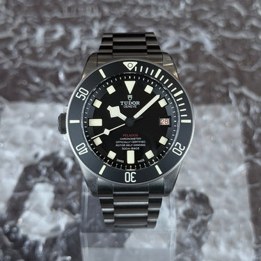 certified pre-owned Tudor Pelagos LHD Titanium reference 25610TNL from 2016 in Geneva - Certified pre-owned - Minty Watches