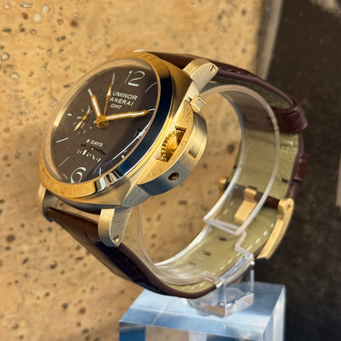 Luminor 1950 8 Days GMT