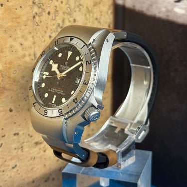 Black Bay P01